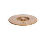 Eleganter, runder Bambus-Deckel mit mittigem Griff und dezentem Lotus Vita Logo als Zubehör für einen Wasserfilter.